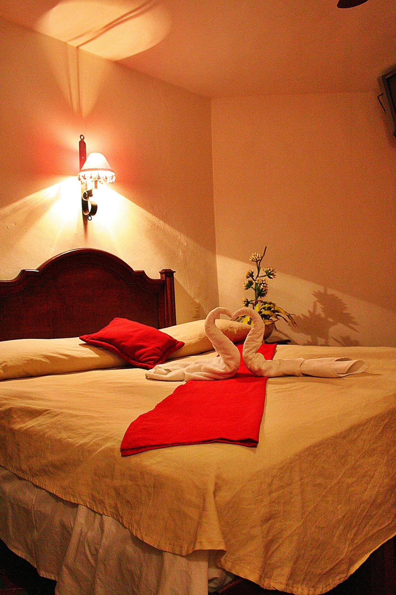 La Aurora Hotel Colonial Valladolid  Dış mekan fotoğraf