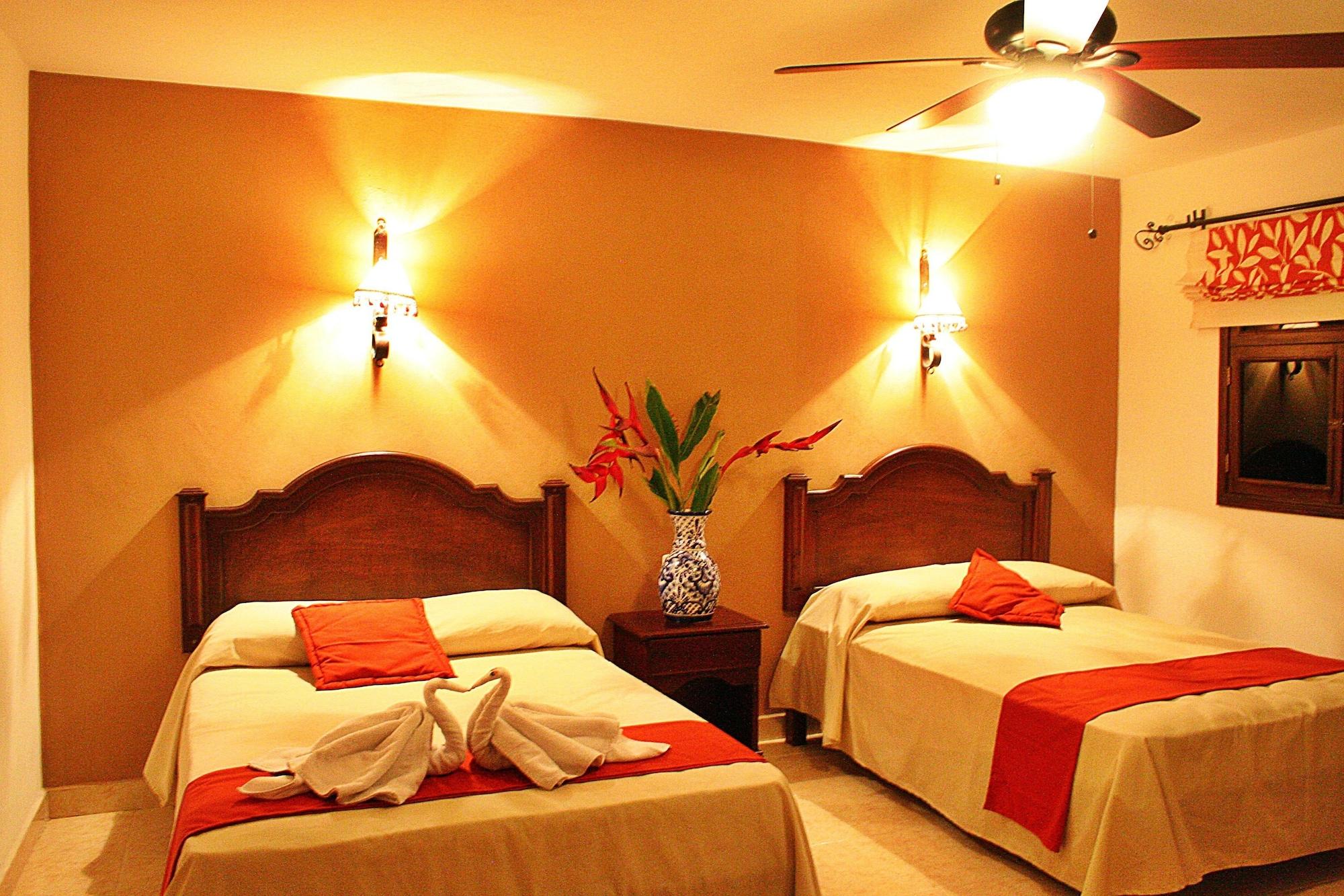 La Aurora Hotel Colonial Valladolid  Dış mekan fotoğraf