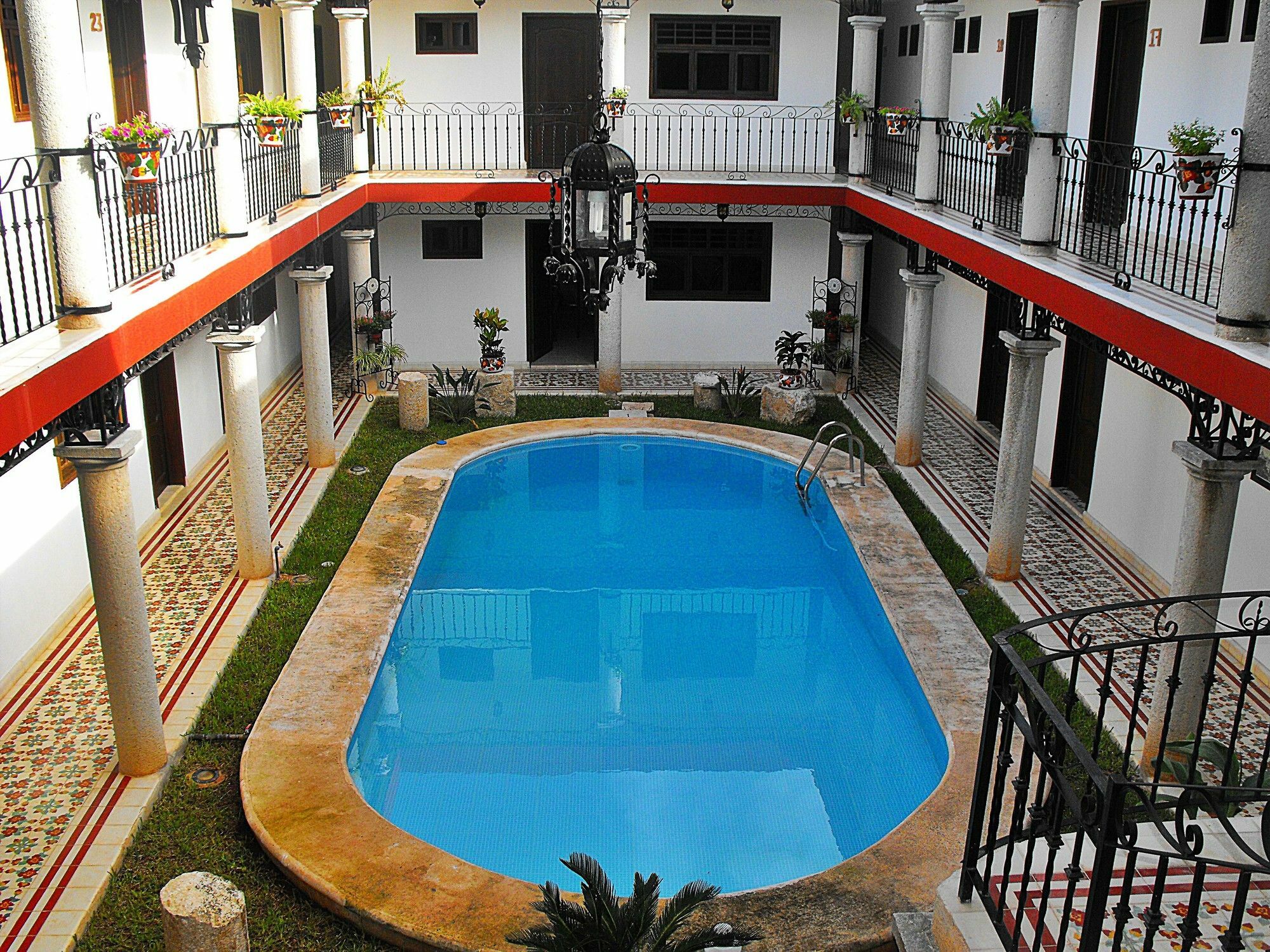 La Aurora Hotel Colonial Valladolid  Dış mekan fotoğraf
